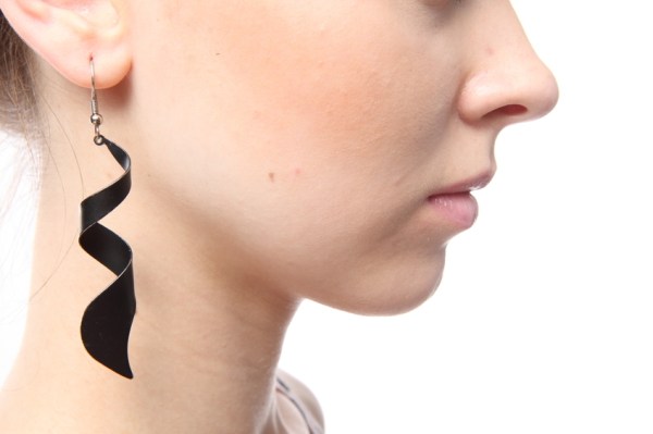 They can be big, bulky and uncomfortable for the ears. Try and avoid the trend of chandelier earrings.