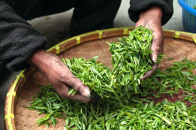 Here's Why You Should Add Tea To Your Spice Rack