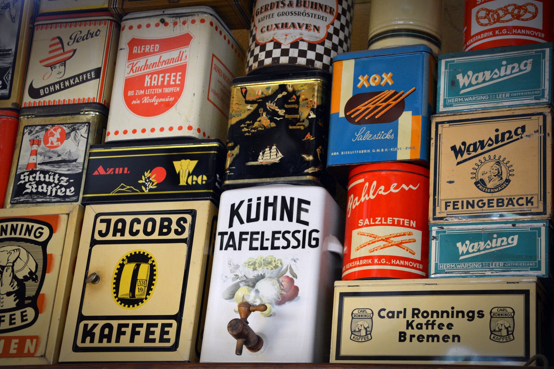 sale-shelf-old-cans-food-162927.jpeg