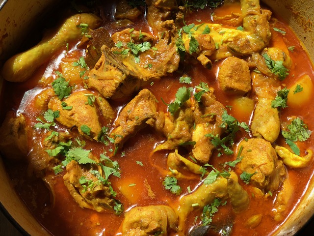 Delicious Slow-Cooked Indian Style Chicken Curry