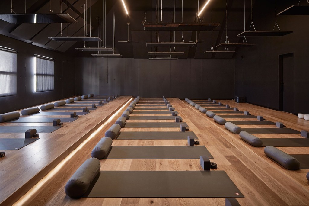 Never Do These 5 Things In Yoga Class