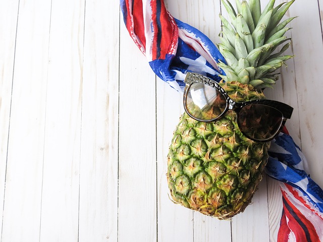 How to Enjoy A Vacation Without Damaging Your Waistline