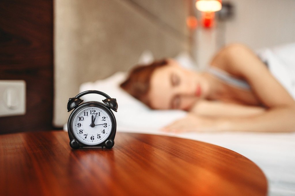 5 TRICKS TO BECOME A MORNING PERSON
